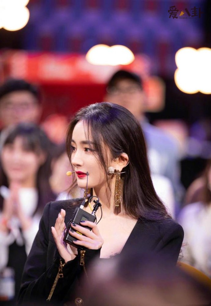 杨幂称清醒的人都是在努力活着的人