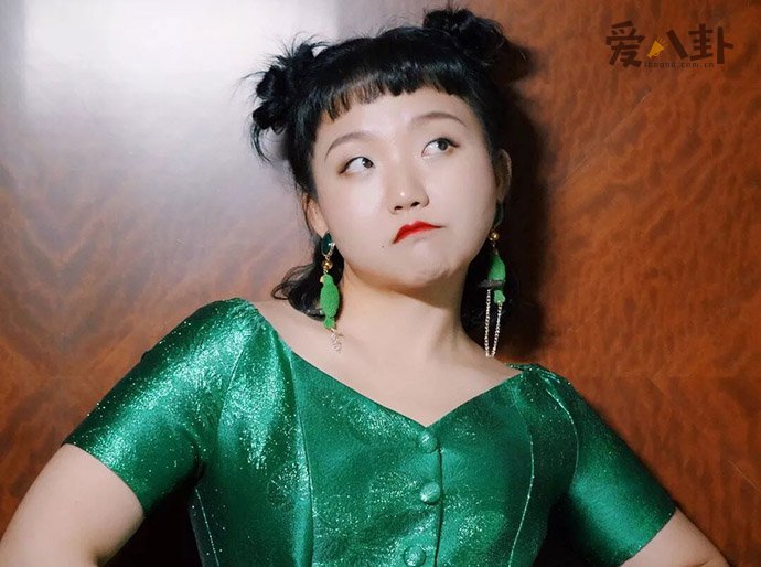 辣目洋子照片