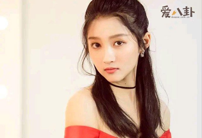 关晓彤被曝延期毕业