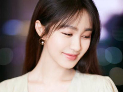 李菲儿过往恋情起底 除开前任黄晓明还有谁