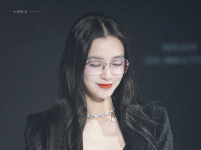 Angelababy蔡徐坤同框 两人太养眼了一个酷一个帅气