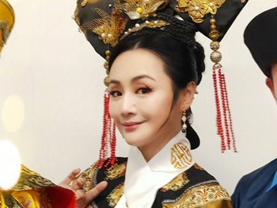 曹颖晒古装造型 被吐槽美是美了但是脸略显僵硬