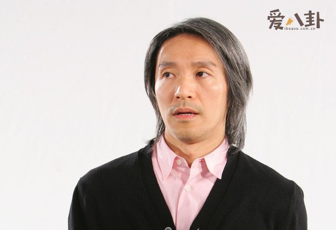 满头银发的星爷