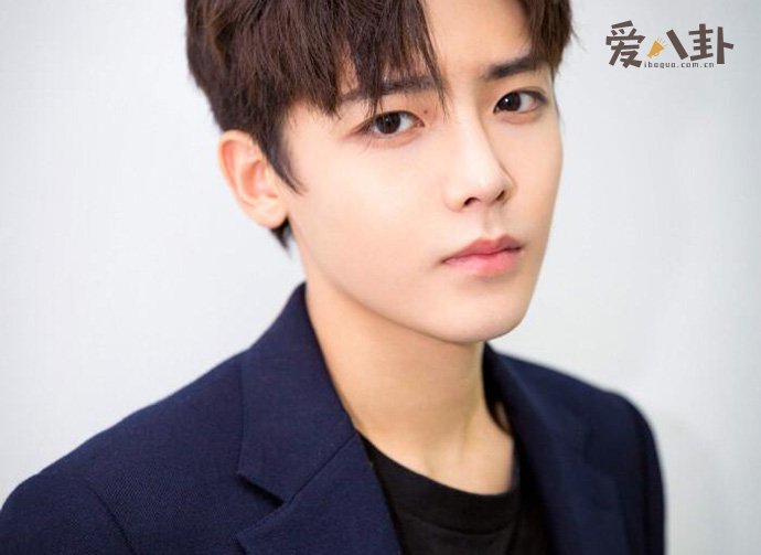 侯明昊是h男星吗