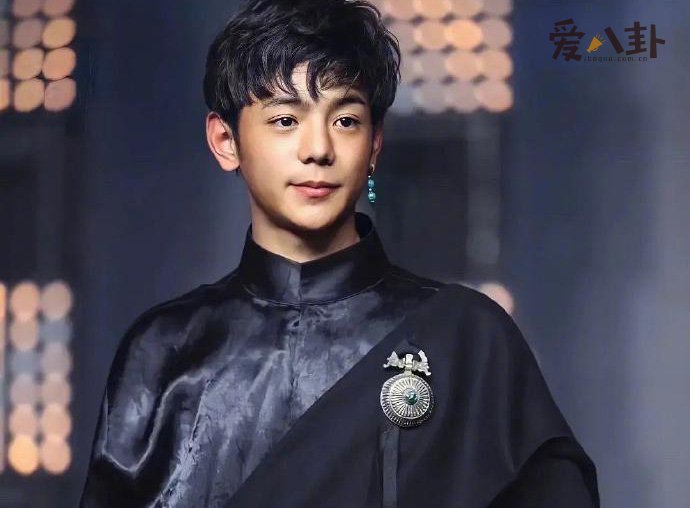 丁真照片