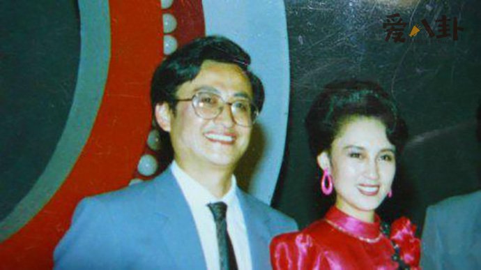 李平令完成夫妻合影