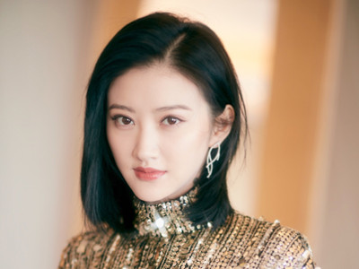 景甜背后的金主大佬是谁 金主被曝是男朋友全靠他上位