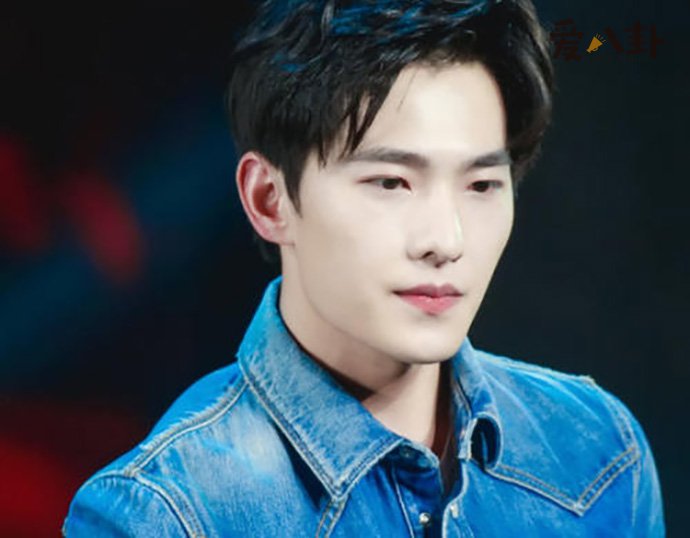 杨洋回怼粉丝 