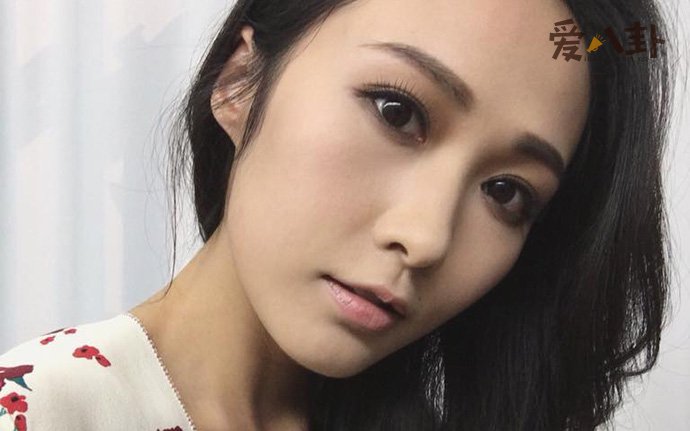 汤怡照片