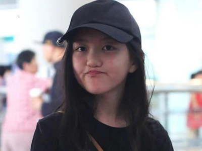 李嫣现身名媛派对 与汪峰女儿小苹果合影