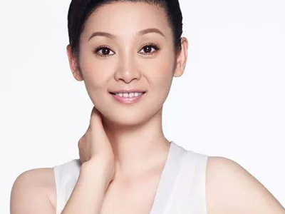 徐帆恋情过往 她为什么会插足冯小刚与前妻感情