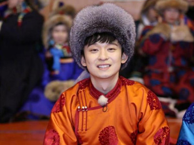 董子健假笑男孩是什么梗 董子健为什么叫假笑男孩