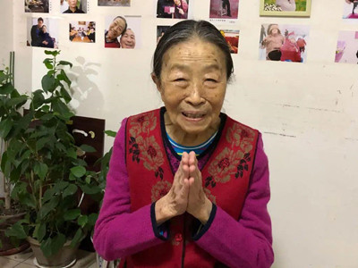 贾玲悼念张少华翻车 引出当年新凤霞事件