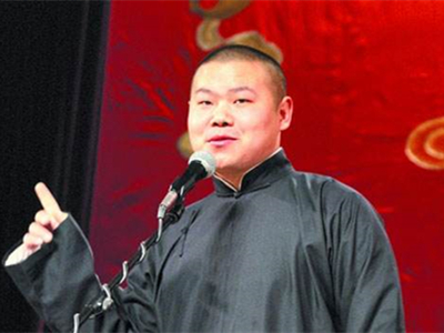 岳云鹏老婆辟谣接孩子 路人撞脸小岳岳长的太像了