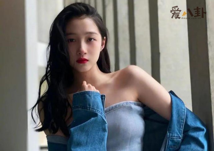 关晓彤照片