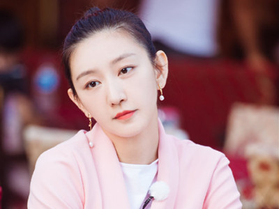 唐一菲发万元补贴始末 为支持凌潇肃电影竟如此大方