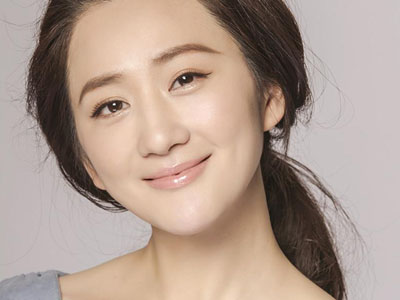 秦俊杰李玥为什么不同姓 秦俊杰李玥姐弟关系好吗