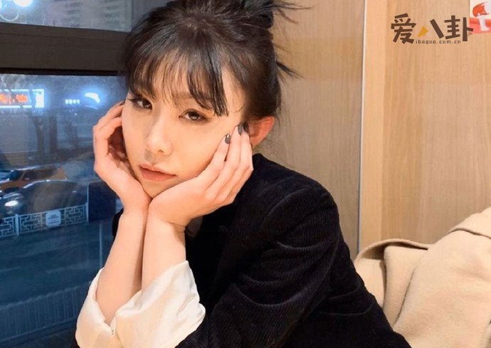 葛小允的家境如何