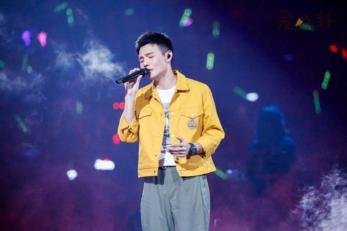 李荣浩被网友发文吐槽