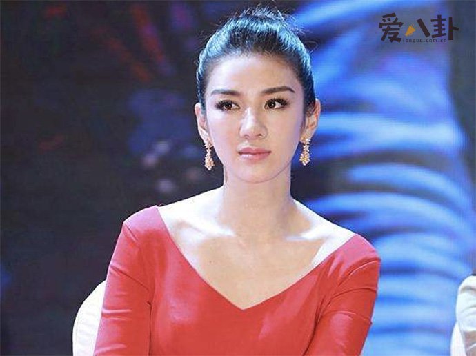 黄奕被家暴是怎么回事