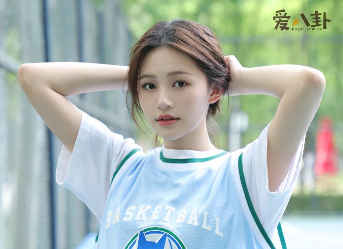 起底陈镜依个人资料