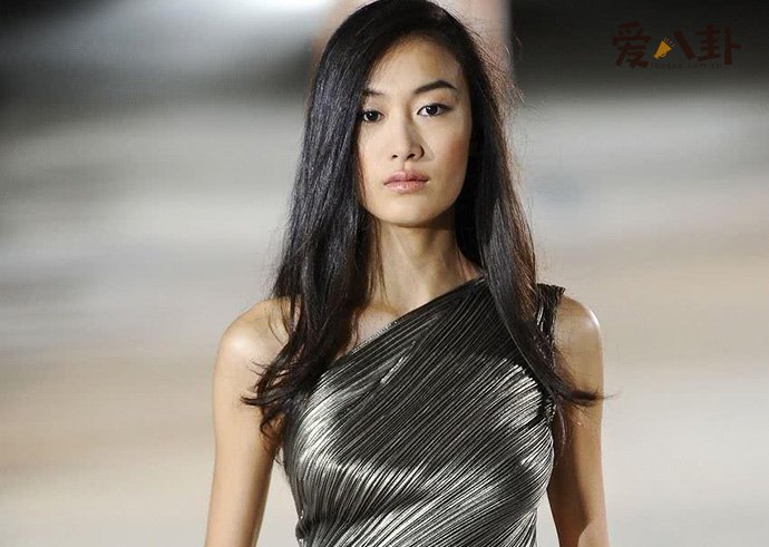 秦舒培与前夫离婚原因
