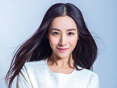 演员何珺个人资料 何珺与张艺谋交恶是真吗怎么回事