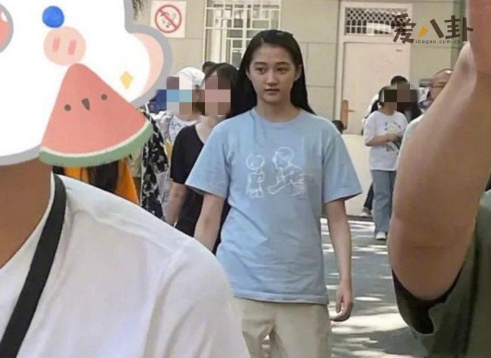 关晓彤新剧路透照曝光 