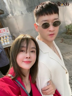 美女回应被曹云金酒后强行拽上车引热议 发文曝光两人恋情