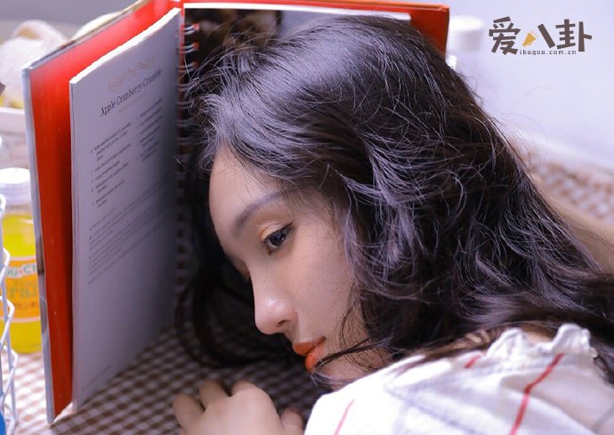 刘露照片