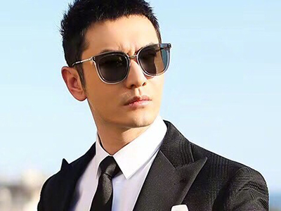 黄晓明晒与家人合照 和baby真离婚了吗为何2人