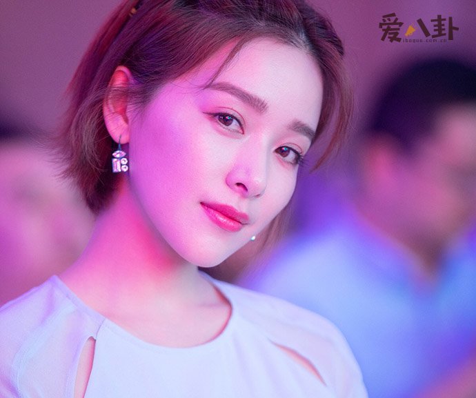 阚清子照片