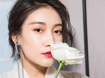 啜妮怎么读 女演员啜妮个人资料她真名叫什么