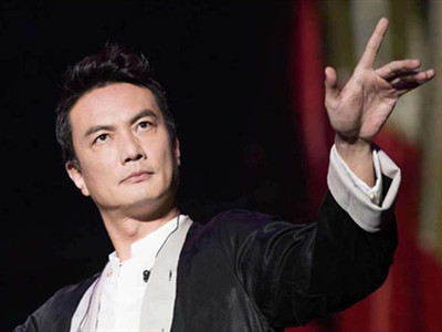 歌手李泉老婆是陈洁仪吗 李泉曾有过几段感情史