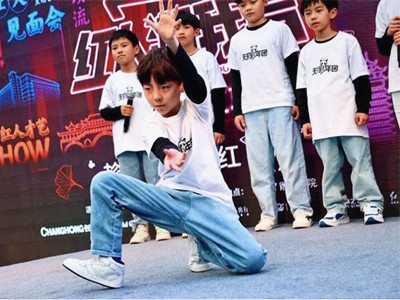 天府少年团成员介绍 平均年龄8岁被批离谱,公司如何回应的