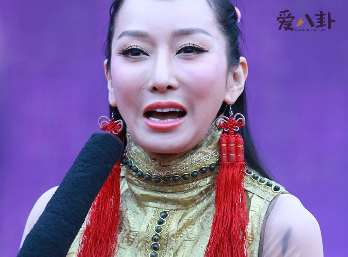 萨顶顶原名叫什么