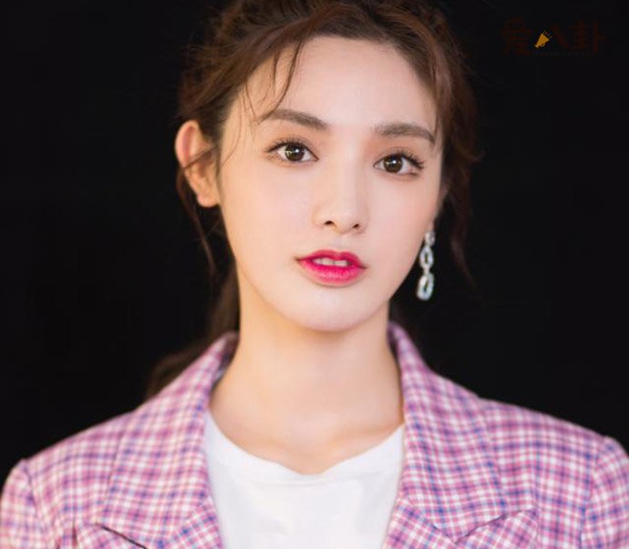 彭小苒照片