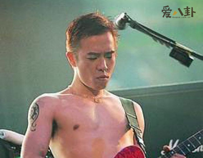 黄贯中照片