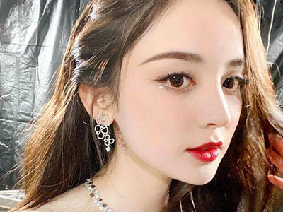 穷哈是什么梗 古力娜扎颁奖典礼上咖喱味道的英语口语