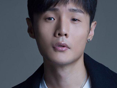李荣浩怎么火起来的 模特歌曲竟是写给前女友的？