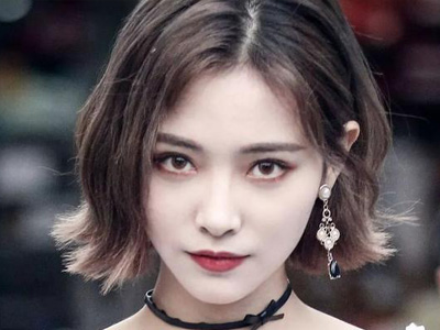 继邓歆玥后同组合又撞脸 李佳恩是在模仿许佳琪吗