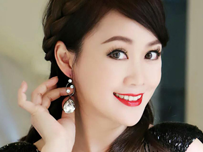 梁小冰出轨是真的吗 她和老公陈嘉辉离婚了吗