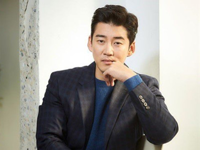 韩国男星尹启相结婚了没 尹启相闪婚了老婆是谁呢