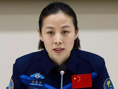王亚平是谁呢 起底其个人资料她为何能成为航天员