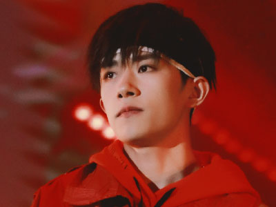 易烊千玺胖虎什么关系 为什么胖虎只带4字弟弟一个艺人