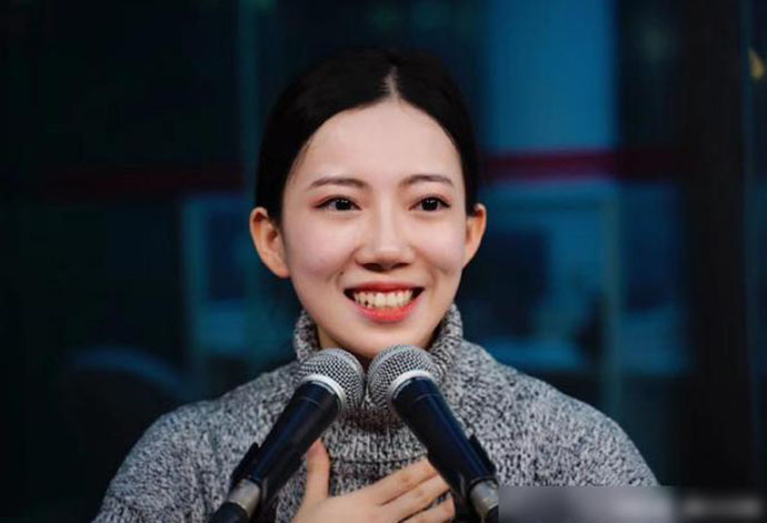 冯佳晨照片
