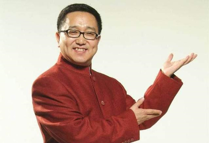 郭雅丹和句号相差几岁